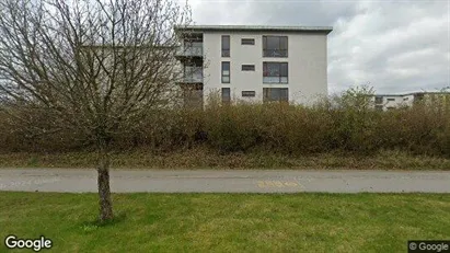 Lejligheder til salg i Karlslunde - Foto fra Google Street View Lejligheder til salg i Karlslunde - Foto fra Google Street View