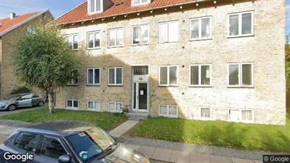 Lejligheder til salg i Brønshøj - Foto fra Google Street View Lejligheder til salg i Brønshøj - Foto fra Google Street View